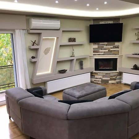 Finer Things Flisvos Beach Condo In Palaio Faliro Athen Exterior foto