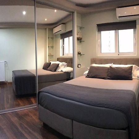 Finer Things Flisvos Beach Condo In Palaio Faliro Athen Exterior foto