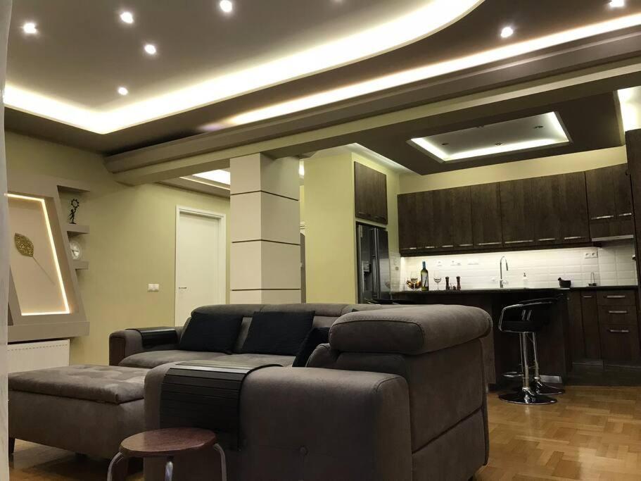 Finer Things Flisvos Beach Condo In Palaio Faliro Athen Exterior foto
