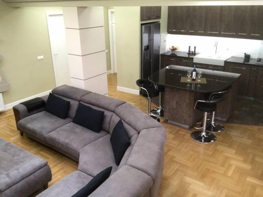 Finer Things Flisvos Beach Condo In Palaio Faliro Athen Exterior foto