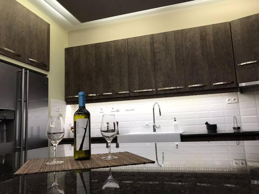 Finer Things Flisvos Beach Condo In Palaio Faliro Athen Exterior foto