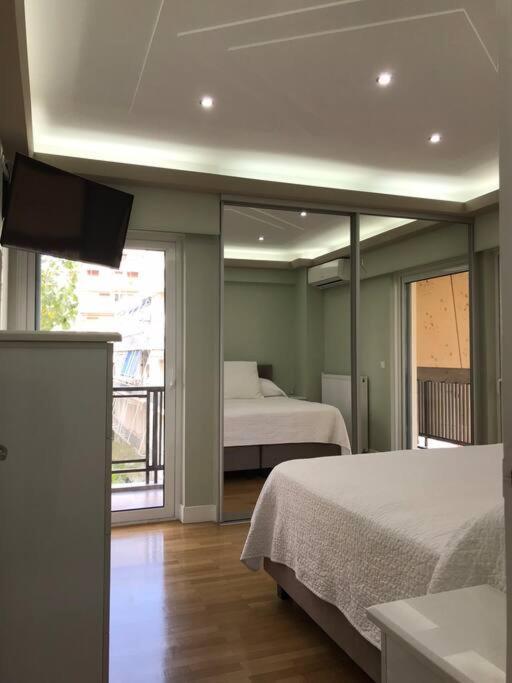 Finer Things Flisvos Beach Condo In Palaio Faliro Athen Exterior foto