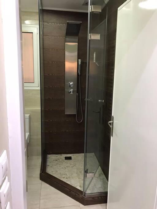 Finer Things Flisvos Beach Condo In Palaio Faliro Athen Exterior foto