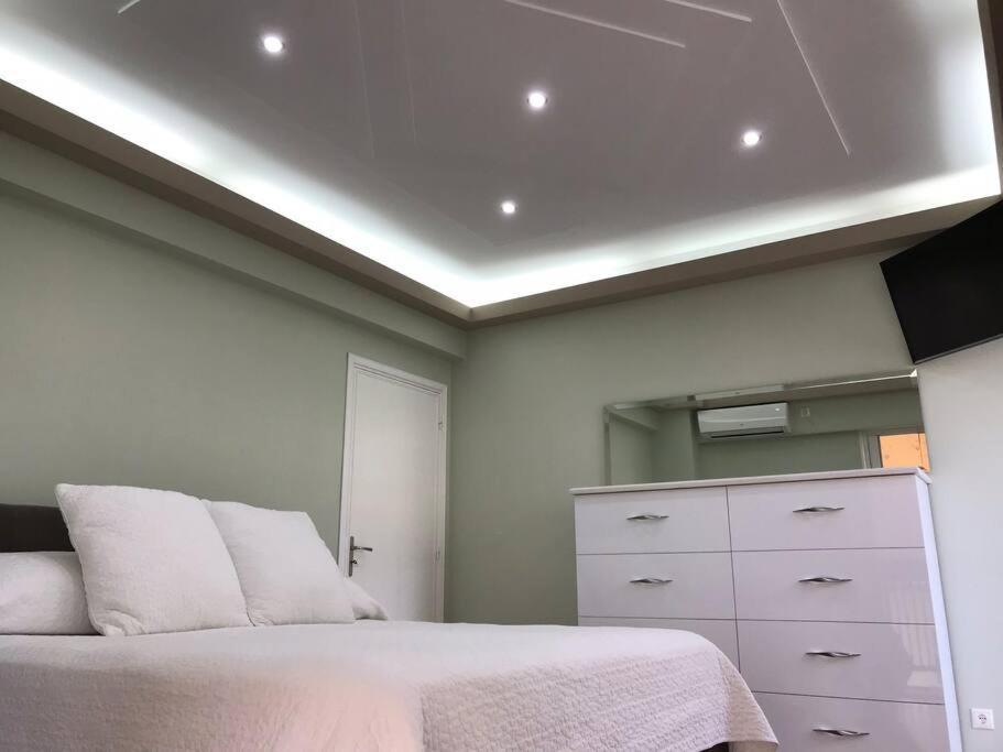 Finer Things Flisvos Beach Condo In Palaio Faliro Athen Exterior foto