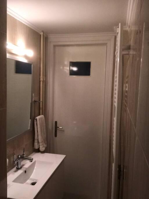 Finer Things Flisvos Beach Condo In Palaio Faliro Athen Exterior foto
