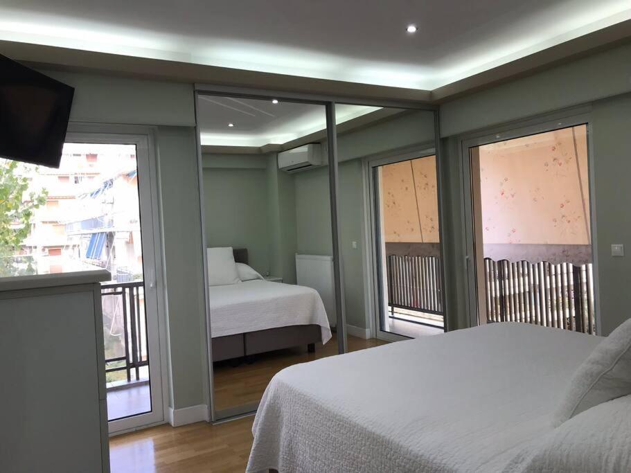 Finer Things Flisvos Beach Condo In Palaio Faliro Athen Exterior foto